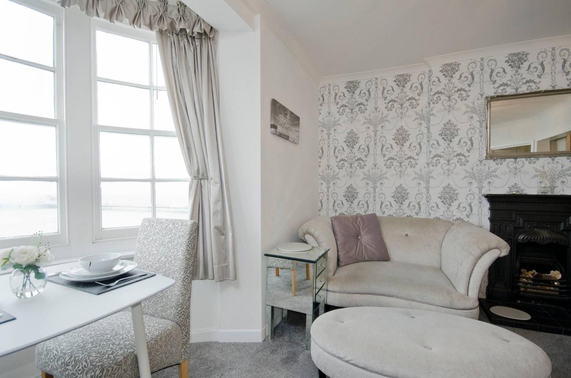 Seaview Regency Apartment With Private Parking برايتون المظهر الخارجي الصورة